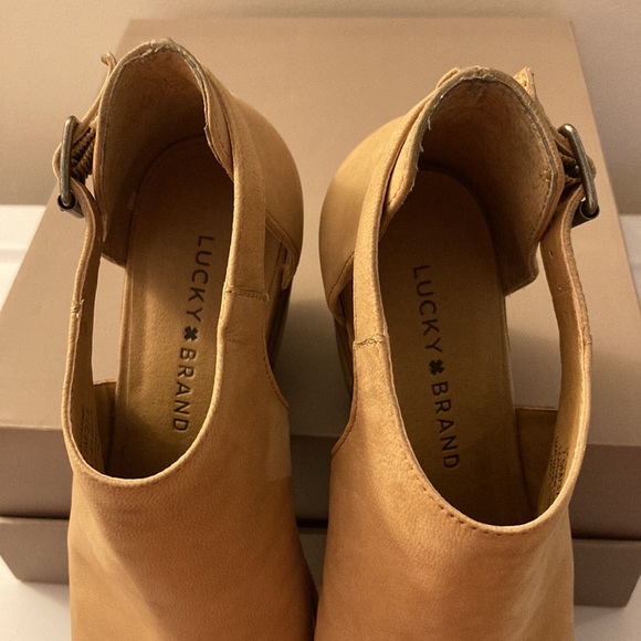 Lucky brand tan suede open toe booties (7.5) - Picture 7 of 7